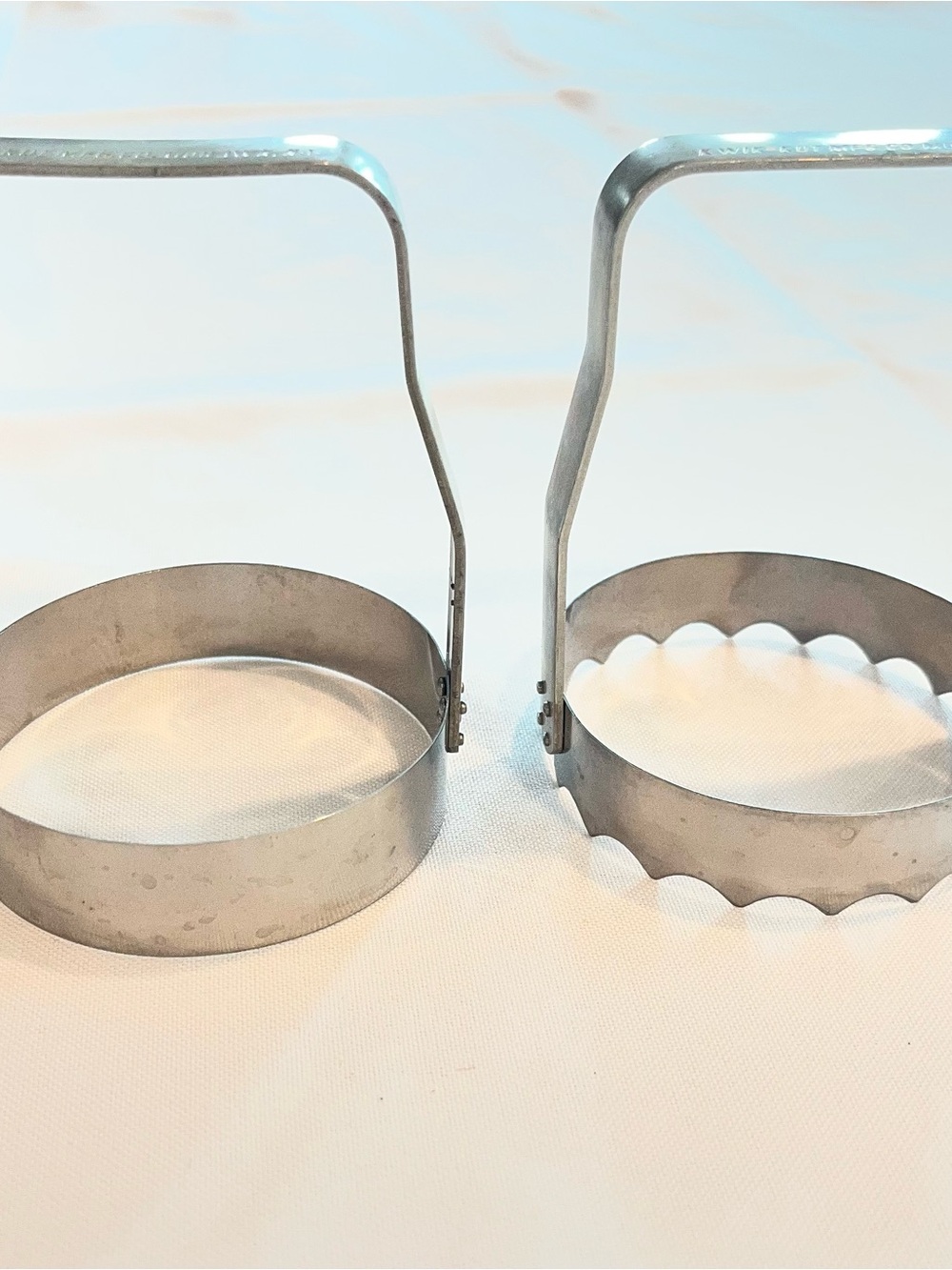 Set of 2 Vintage Kwik-Kut Cookie Cutters w/ Handle Retro Straight Scallop Edge